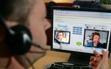 Hoe een hoofdtelefoon op Skype aan te sluiten