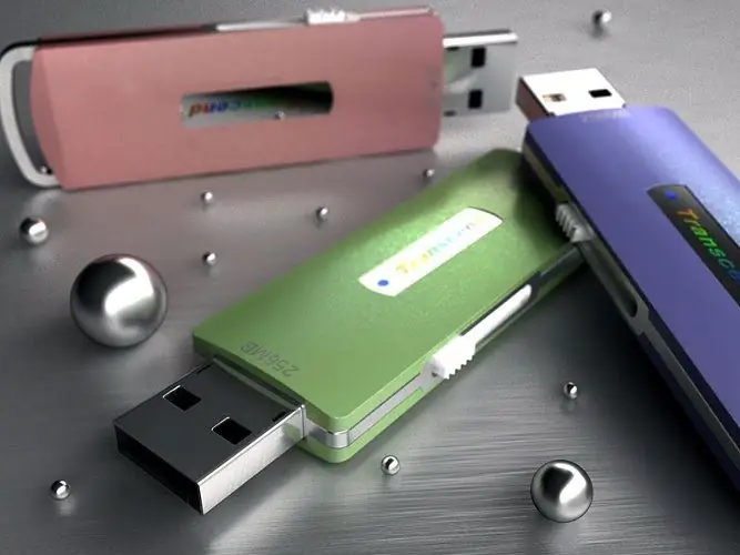 Bir görüntüyü bir USB flash sürücüye nasıl aktarırım