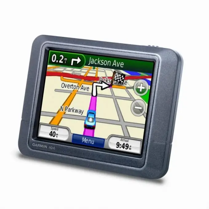 כיצד להתקין מפות נוספות ב- Garmin