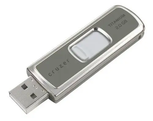 Paano mabawi ang data na tinanggal mula sa isang flash drive