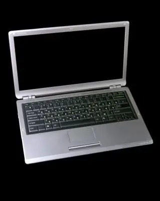 Mahirap matukoy ang modelo ng laptop kung walang mga marka dito