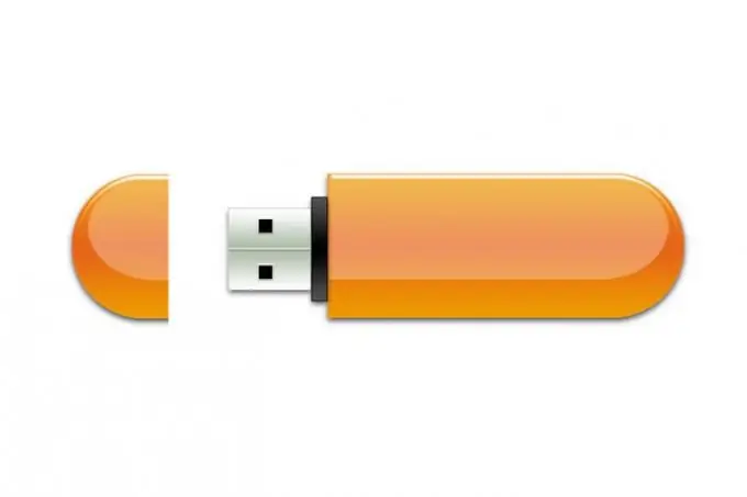 Yuav ua li cas yuav ua tau ib tug bootable USB flash drive