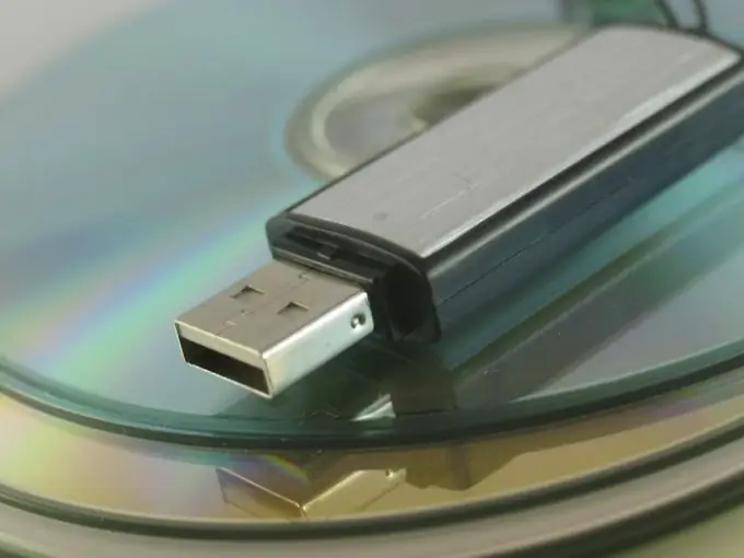 วิธีเขียนอิมเมจ iso ลงในแฟลชไดรฟ์ USB