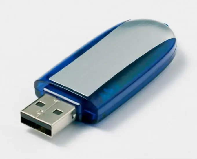 Hvordan best formaterer du en USB-flashstasjon