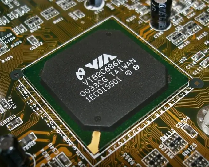 Hogyan lehet megtudni a chipset hőmérsékletét