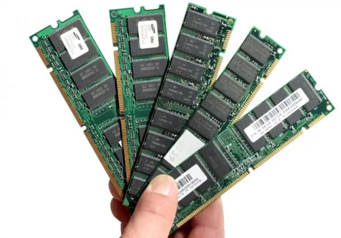 Как да видите честотата на RAM