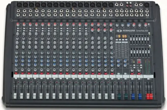 How to connect a mixing console to a computer