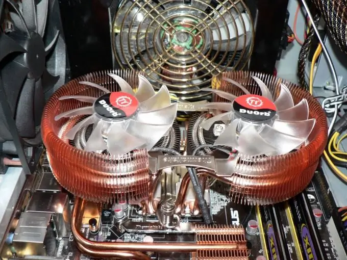 How to connect a fan in a computer