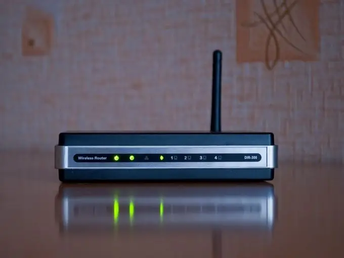 Bir router ilə kompüterlər arasında bir şəbəkə necə yaradılır