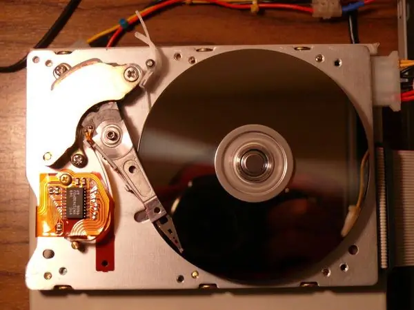 Si të ndryshoni shkronjën e hard drive tuaj