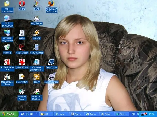 Yuav ua li cas tso koj daim duab rau ntawm koj lub desktop