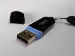 Si të rregulloni një flash drive