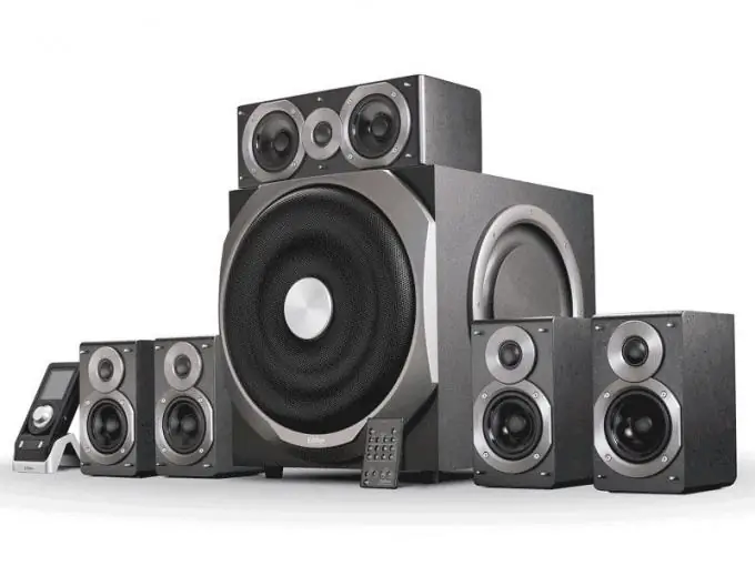 Jak podłączyć subwoofer do komputera?